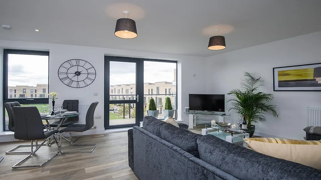 Tailored Stays - De Havilland House Cambridge